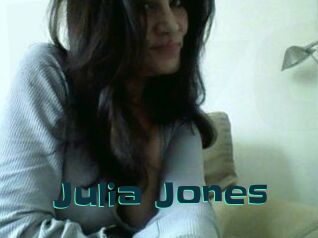 Julia_Jones