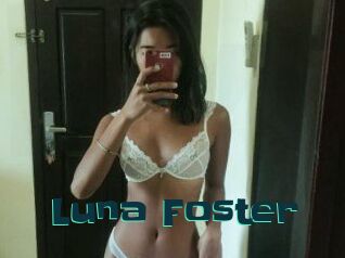 Luna_Foster