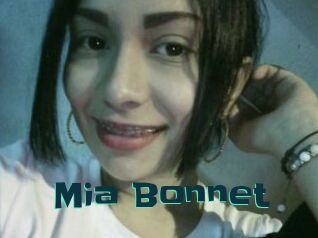 Mia_Bonnet