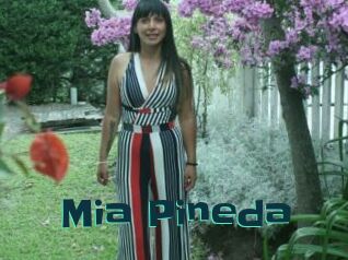Mia_Pineda