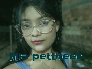 Mia_pettiteee