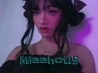 Miaahot19